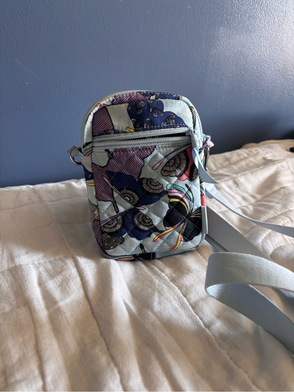 Vera Bradley Small Quilted Butterfky By Crossbody Bag Zip Strap Pockets.